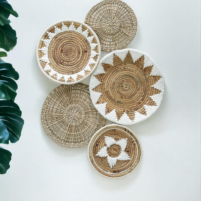 TheNamiCollection Woven Wall Basket Set - Five Hanging Seagrass Baskets | Decorative, Boho Styled Baskets Perfect For Trendy, All Natural Home Decor | Handmade, Round, Woven, Hanging Wall Basket Decor